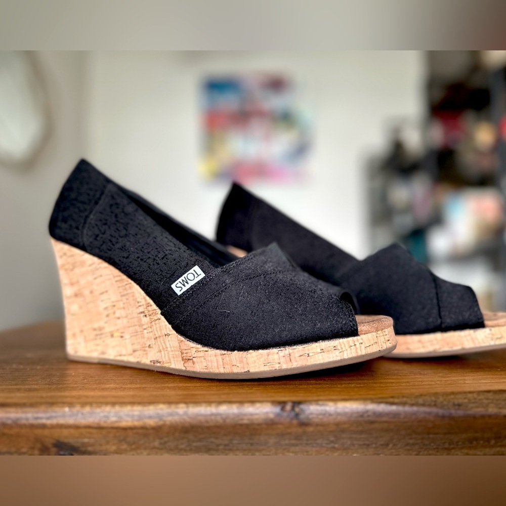 Tom’s Black & Cork peep toe wedge